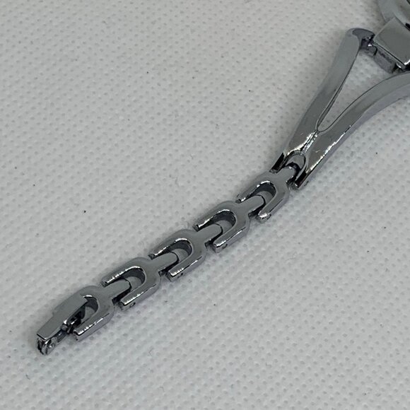 Adele ultra women silver tone watch quartz analog black dial 26mm 7” running - Picture 5 of 6